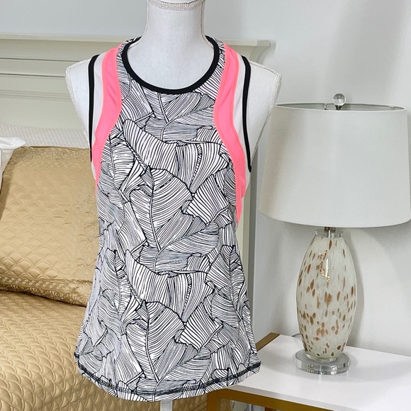 Tail Tops - Tail Tennis or Pickleball Top Size Medium